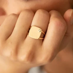 Bague Chevalière Femme LA GARÇONNE INSOLITE Plaqué Or Diamant 26100023