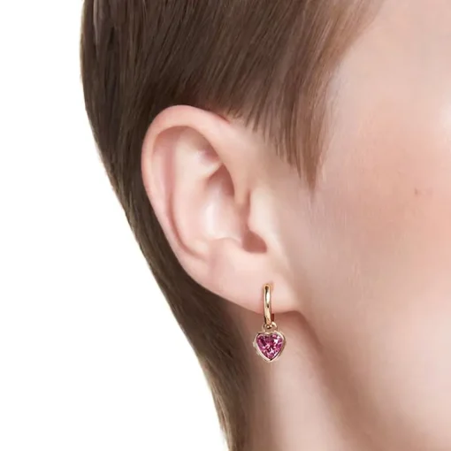 Boucles d'Oreilles Femme Pendantes Coeurs Swarovski Chroma Métal Doré et Cristaux Rouges 5684760