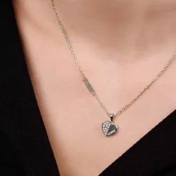 Collier femme LOVELY Guess Bijoux Acier Argenté et strass JUBN03035JWRH