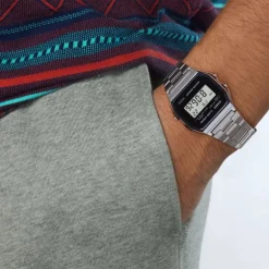 Montre digitale CASIO VINTAGE ICONIC acier argenté