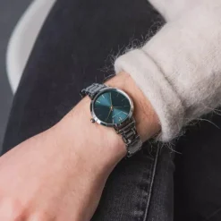 Montre Femme PIERRE LANNIER CHOUQUETTE Argenté Cadran Vert Bracelet Acier Argenté 078J691