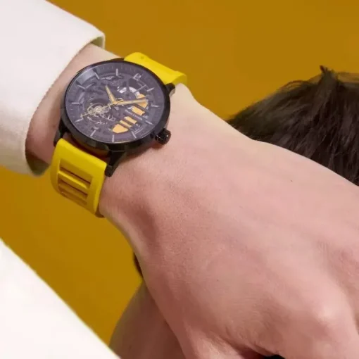 Montre Homme PIERRE LANNIER PADDOCK Noir Cadran Noir Bracelet Caoutchouc Jaune 341A449